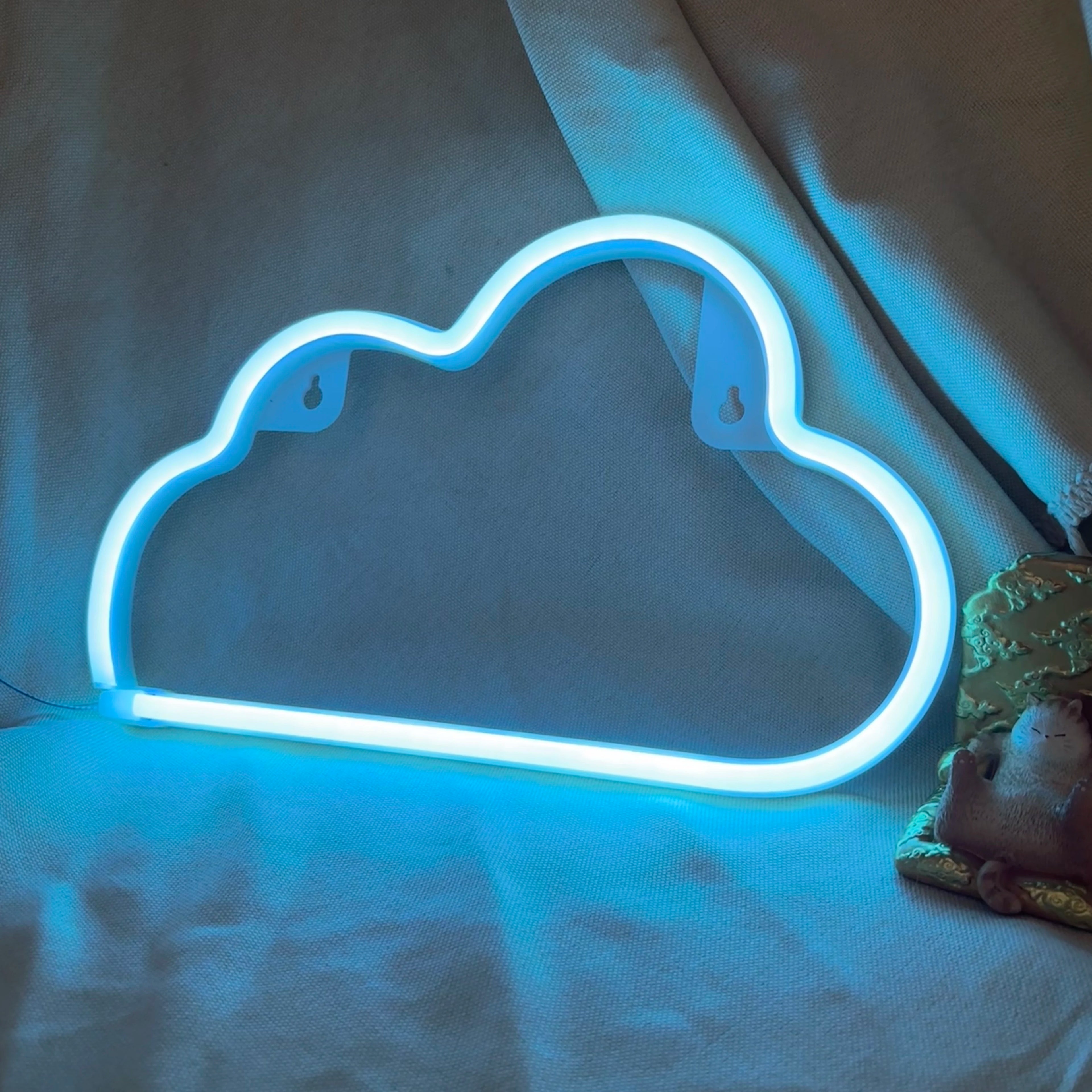 Cloud neon light logo, USB or battery powered novel night light, used to decorate girls' bedrooms, birthday party gifts, wedding